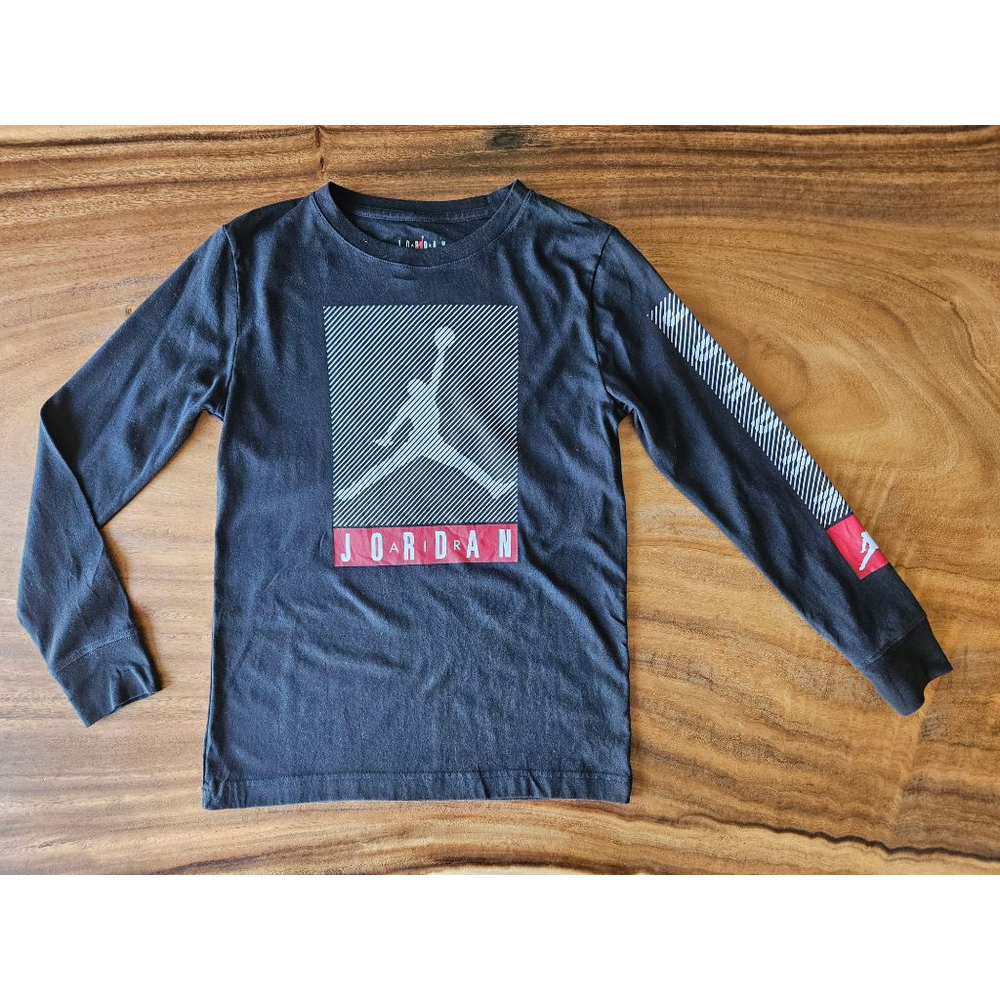 Boys Jordan Black Red White Jumpman Long Sleeve Graphic Tee Shirt M